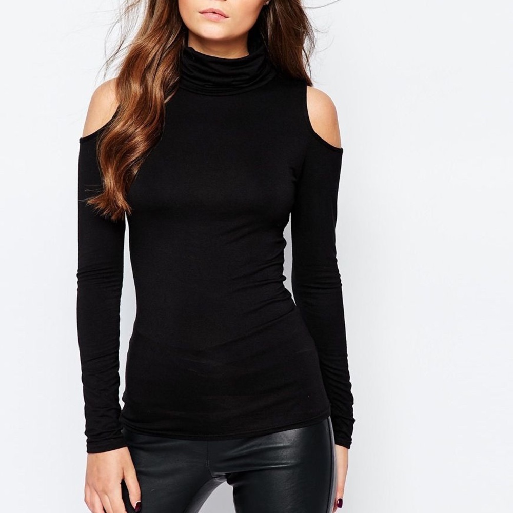 Cold shoulder top
